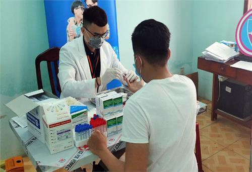 Giúp người chuyển giới tiếp cận các dịch vụ điều trị HIV/AIDS