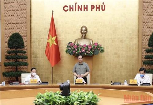 Tiếp tục bảo đảm an sinh xã hội cho nhân dân; phòng, chống dịch COVID-19 hiệu quả hơn