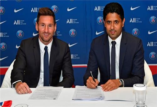 Messi chính thức gia nhập PSG với lương 25 triệu bảng
