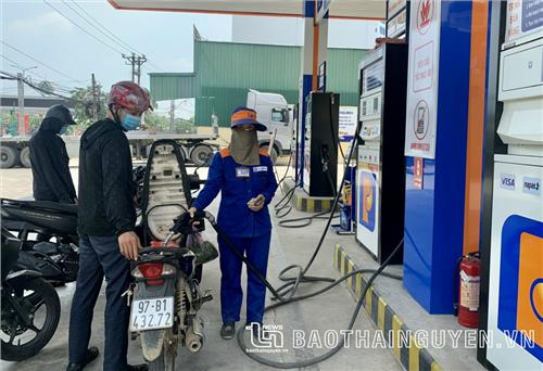 Thái Nguyên: Niêm yết số điện thoại tiếp nhận phản ánh tại các cửa hàng xăng dầu