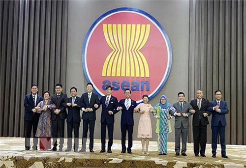 Đấu tranh phản bác các quan điểm sai trái, xuyên tạc đường lối hội nhập quốc tế của Đảng, Nhà nước