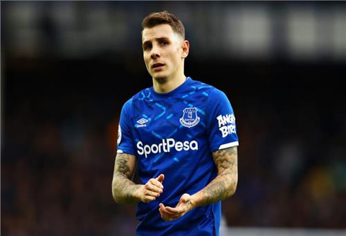 Aston Villa chiêu mộ một trong những hậu vệ hàng đầu Ngoại hạng Anh