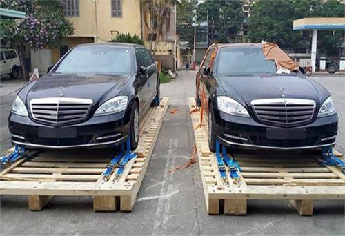 Hé lộ 2 chiếc limousine chống đạn của Mercedes tại Việt Nam