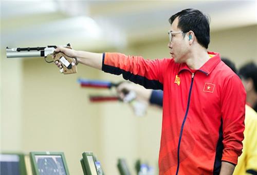 Xạ thủ Hoàng Xuân Vinh là người châm đuốc tại lễ khai mạc SEA Games 31