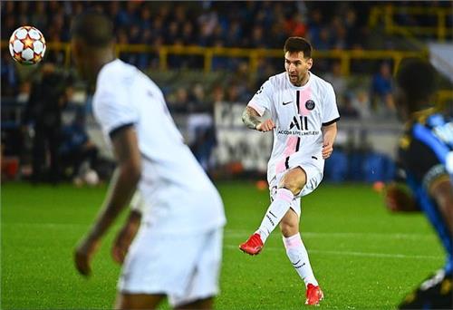 Ra mắt 'bộ ba nguyên tử' Neymar - Mbappe - Messi, PSG vẫn khởi đầu Champions League không như ý