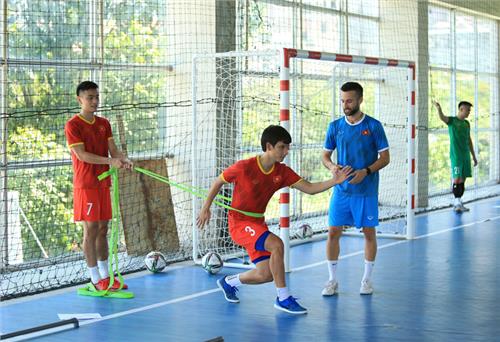 Chuẩn bị tham dự World Cup, ĐT futsal Việt Nam nỗ lực 