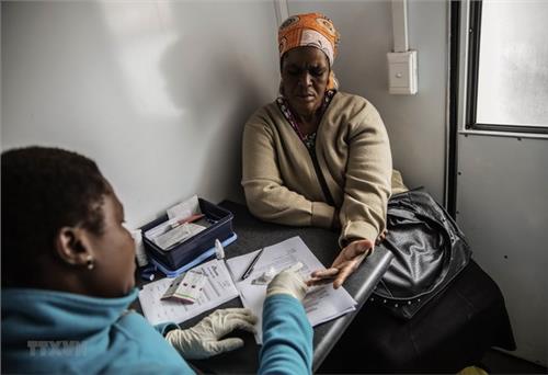 Nam Phi tiếp nhận viện trợ để ứng phó HIV/AIDS và bệnh lao