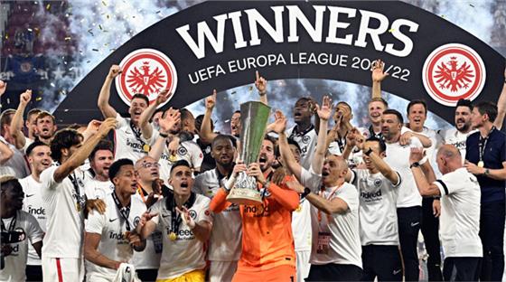 Đánh bại Rangers trên chấm luân lưu 11m, Frankfurt vô địch Europa League 2022