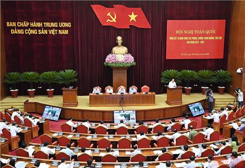 Kiên quyết, kiên trì đấu tranh ngăn chặn, đẩy lùi tham nhũng, tiêu cực