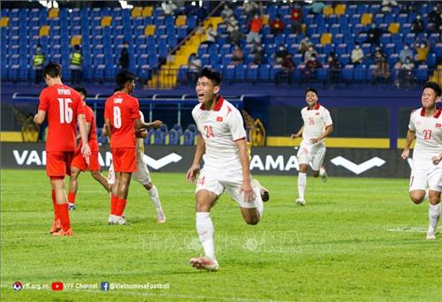 HLV Đinh Thế Nam: U23 Việt Nam may mắn hơn khi có bàn thắng sớm giải tỏa tâm lý