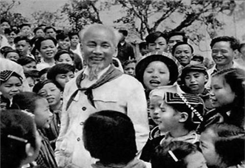 Chỉ thị của Thủ tướng Chính phủ về Đẩy mạnh học tập, làm theo tư tưởng, đạo đức, phong cách Hồ Chí Minh
