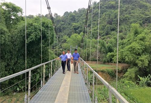 Nghiệm thu công trình cầu treo làng Héo