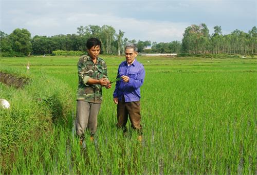 Thành công nhờ gần gũi, gắn bó với người dân