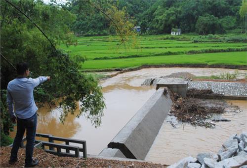 Công trình đập Tân Hợp bị hư hỏng: Người dân lo lắng