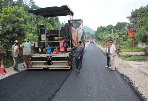 NuiPhao Mining cùng các đối tác hỗ trợ trên 520 triệu đồng sửa chữa đường giao thông