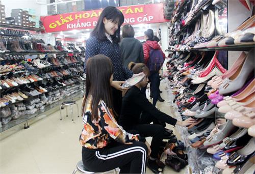 Tổng mức bán lẻ hàng hoá và doanh thu dịch vụ tiêu dùng xã hội tăng cao 