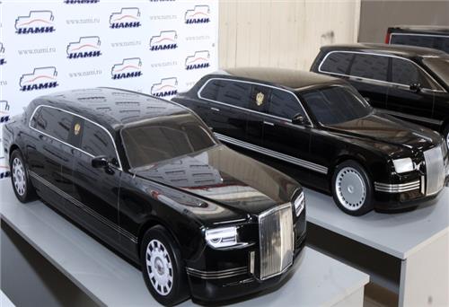 Choáng ngợp với chiếc limousine khủng sắp lăn bánh của Tổng thống Nga Putin