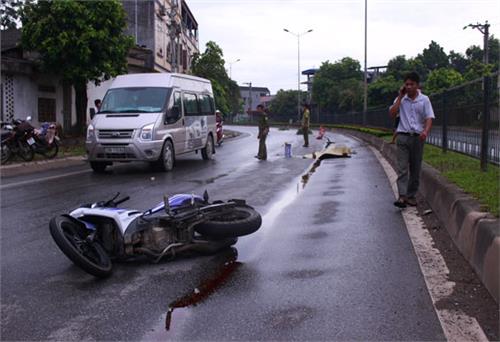 Tử vong do đâm vào dải phân cách