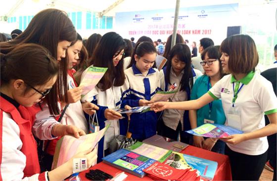 Các trường bất an vì thí sinh ảo