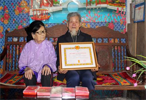 Hơn 70 năm sắt son một lời thề