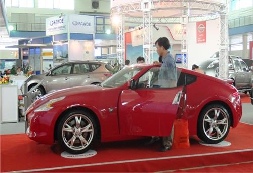 Lượng ô tổ 9 chỗ nhập khẩu từ ASEAN tăng mạnh trong tháng đầu năm 2017