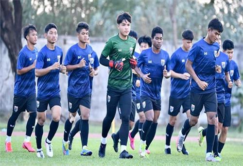 Thủ môn của U23 Thái Lan thừa nhận áp lực trước trận đấu với Việt Nam
