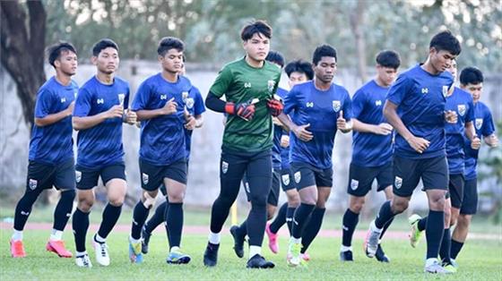 Thủ môn của U23 Thái Lan thừa nhận áp lực trước trận đấu với Việt Nam