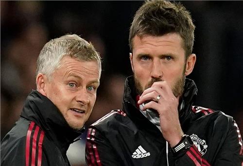 Michael Carrick có đủ tầm để trục vớt con tàu đắm MU?
