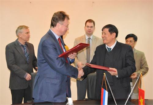 Signing a memorandum of understanding on cooperation in education and scientific research