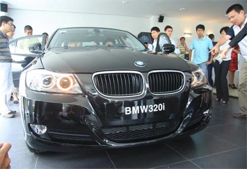 Thị trường xe nhập tiếp tục đi xuống