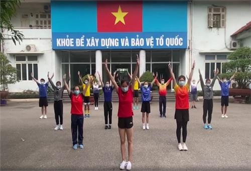 “Cả nhà tập ngay, đánh bay COVID”