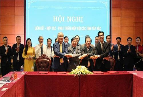 Sơn La, Hòa Bình, Điện Biên và Lai Châu tăng cường hợp tác phát triển du lịch