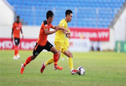 Siêu phẩm của Đình Duy giúp SHB Đà Nẵng giành trọn 3 điểm trước Nam Định FC