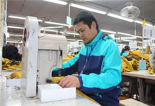 Những đảng viên công nhân gương mẫu