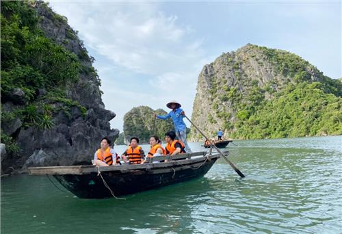 Kỳ thú vịnh Lan Hạ