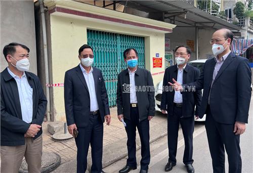 Kiểm tra công tác điều trị F0 tại nhà