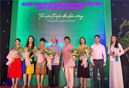 Cư dân Tecco Phủ Liễn nhận sổ hồng, khách an tâm đầu tư Tecco Elite City 