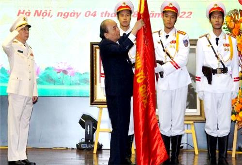 Trao danh hiệu Anh hùng cho một đơn vị của lực lượng Tình báo Công an nhân dân