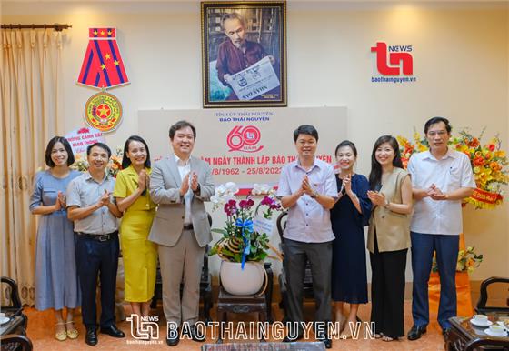 Thai Nguyen Newspaper accompanies Samsung Vietnam's development
