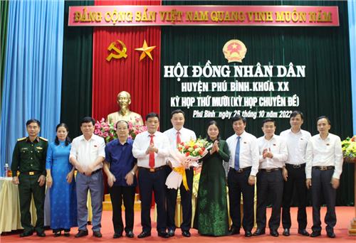 Đồng chí Lê Thanh Sơn được bầu giữ chức Phó Chủ tịch UBND huyện Phú Bình