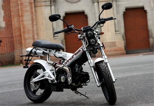 Sachs MaDass 125 hàng độc trên đường phố Sài Gòn