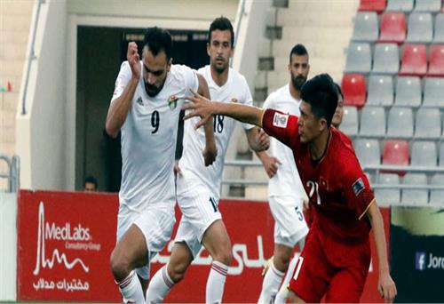 Đội tuyển Việt Nam chia điểm trên sân Jordan