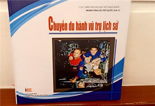 Ra mắt ấn phẩm lưu trữ “Chuyến du hành vũ trụ lịch sử”