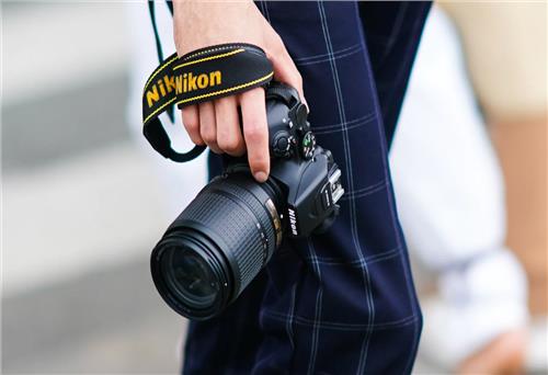 Nikon rút lui khỏi thị trường máy ảnh gương lật DSLR