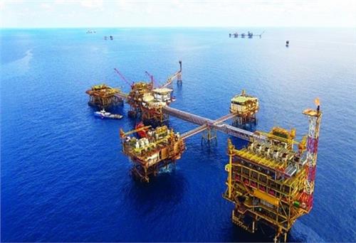 Thăm dò, khai thác dầu khí gắn với bảo vệ chủ quyền trên biển