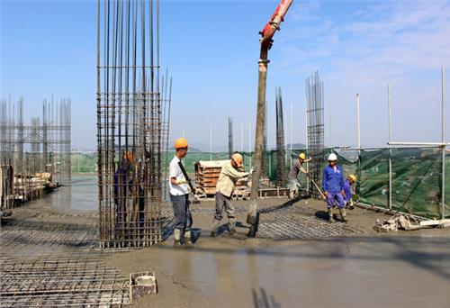 Sôi động thị trường vật liệu xây dựng