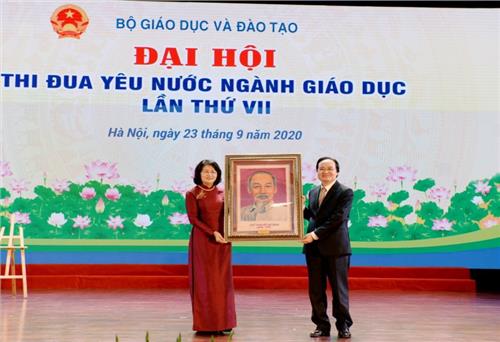 Phó Chủ tịch nước dự Đại hội thi đua yêu nước lần thứ VII ngành Giáo dục