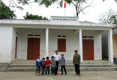 Bỏ tiền riêng để lo việc công
