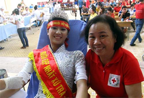 Nhân lên những giọt máu hồng