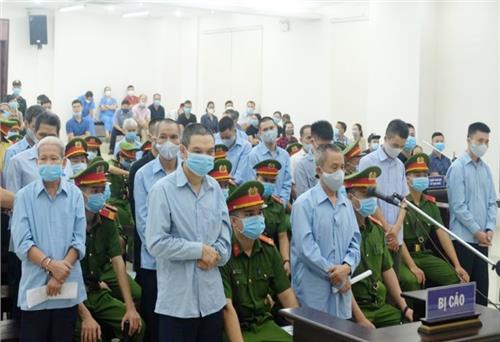 Góp ý, hay gieo rắc “độc dược chính trị”?